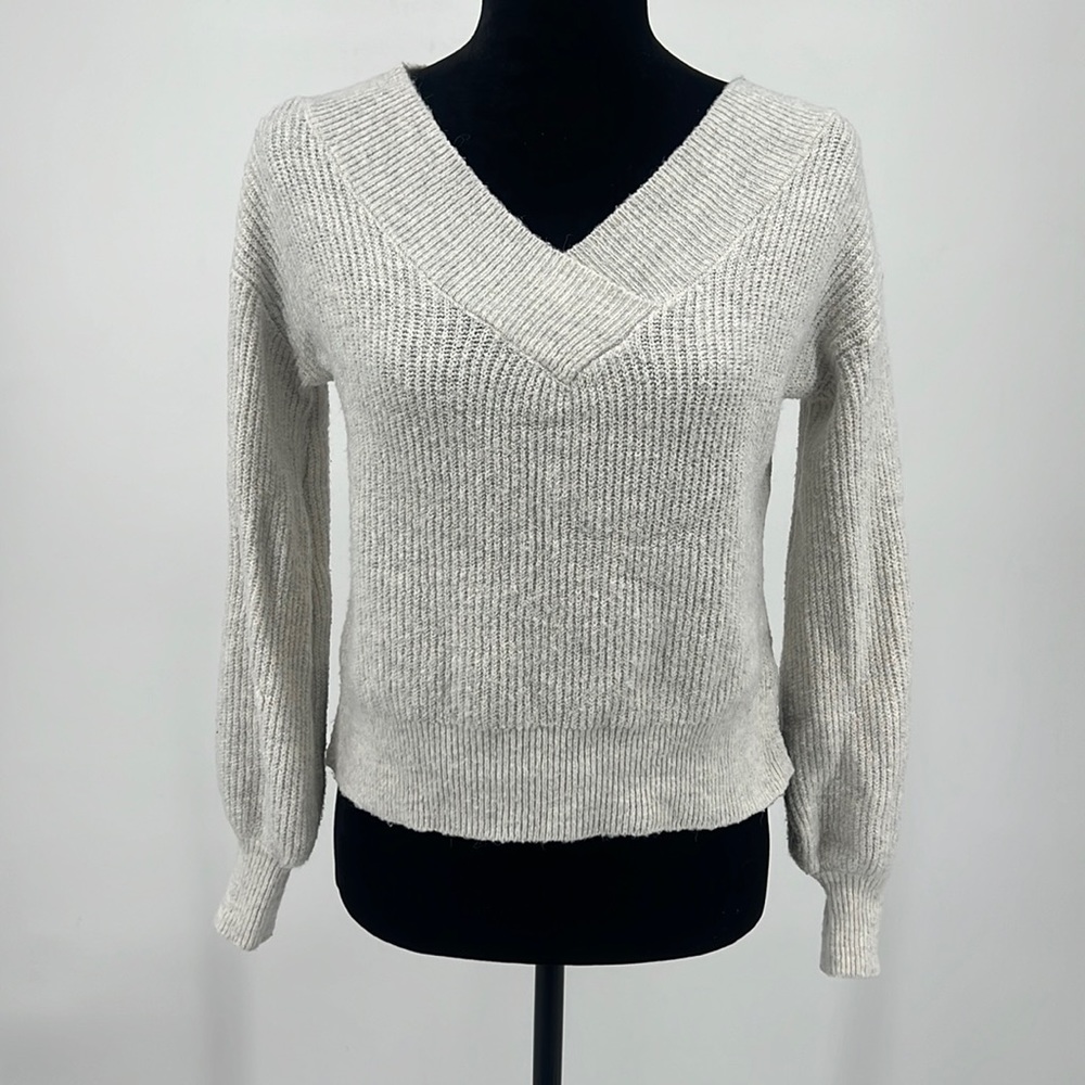 Pink Rose Off-white/Gray Marl V-neck Cropped Long Sleeve Sweater sz. XS